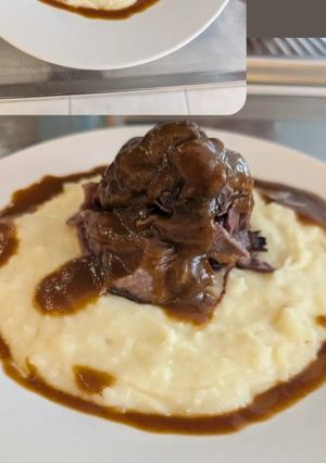 Foto di Brasato con Purè di Patate