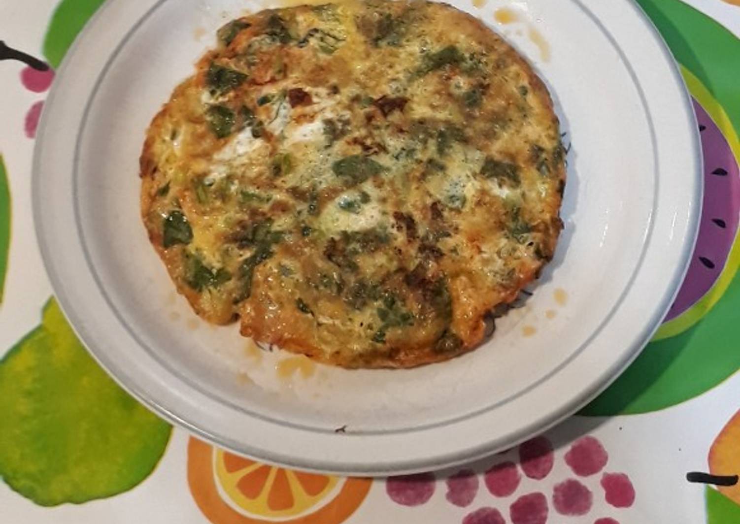 Tortilla de espinacas crudas con tomate frito Receta de jluiscaro63 Cookpad