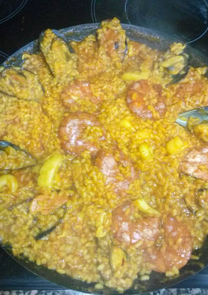 Una foto de Paella "normalita"