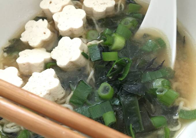 Miso Soup with Shirataki Noodles