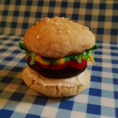 A picture of Burger Cookies.