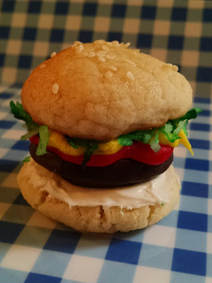 A picture of Burger Cookies.