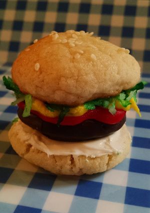 A picture of Burger Cookies.