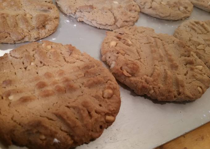 Steps to Make Speedy Peanut Butter Cookies