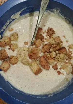 A picture of Cream Cheese Cauliflower Soup.