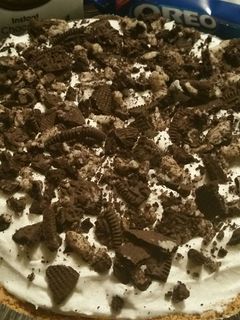 A picture of Oreo Cookie Pudding Pie.