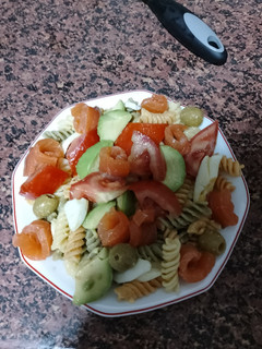 Una foto de Ensalada de Pasta y Salmón ahumado