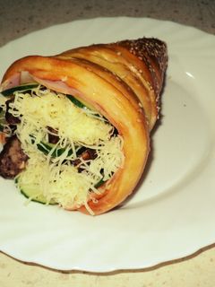 Ínyenc töltött tölcsér recept fotója