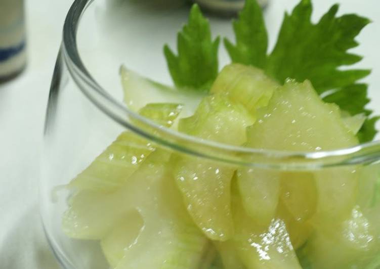 Steps to Make Award-winning Celery Pickles