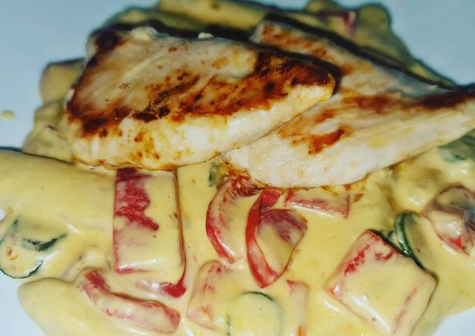 Spargel-Ratatouille mit Hähnchenbrustfilet