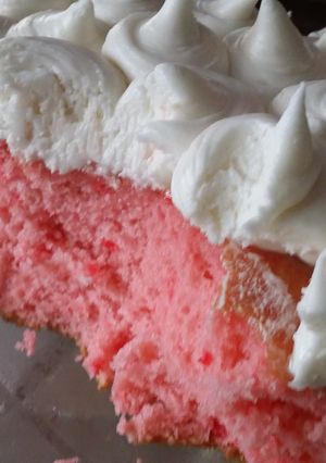 A picture of Butter cream frosting.