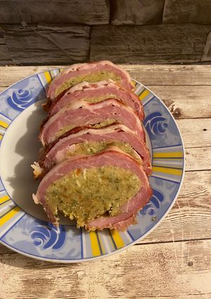 Baconba tekert töltött hús recept fotója