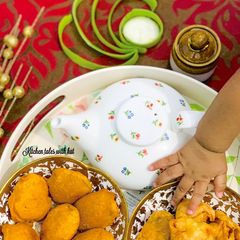A picture of Lauki pakora (bottle gourd fritters).