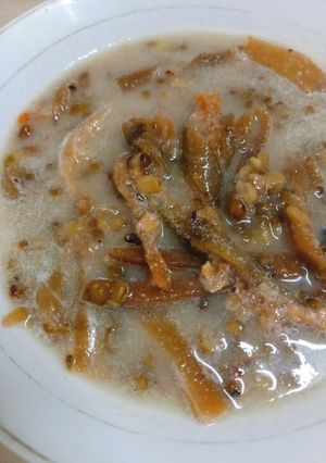 Hình của món Tảo xoắn nấu chè đậu xanh.