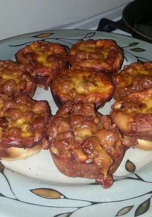 A picture of Chili Bean Puffs.