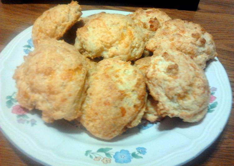 Easiest Way to Make Any-night-of-the-week Dawn&#39;s chedder biscuits