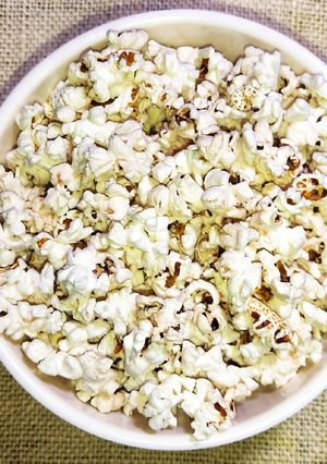 A picture of Microwave Popcorn 🍿.