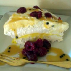 A picture of Choppers Lemon & Passionfruit Kiwi Pavlova w/ Limoncello cream a.
