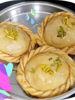 चंद्रकला (Chandrakala recipe in Hindi) रेसिपी मुख्य फोटो