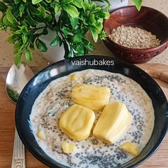 A picture of Oats and Jackfruit breakfast pudding in 5 minutes.