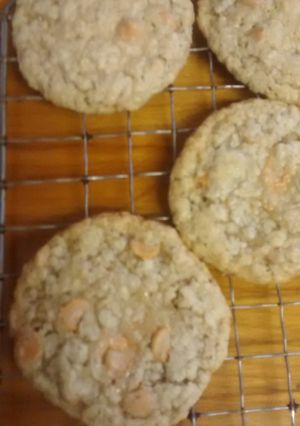 A picture of TL's Butterscotch Oatmeal Cookies.