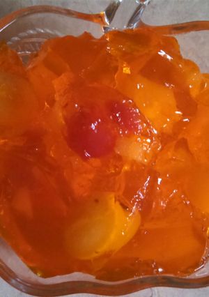 A picture of Fruity Jello.
