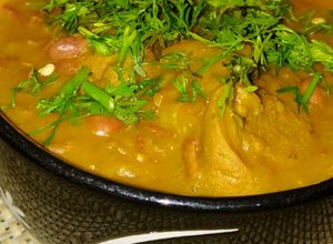 Una foto de Cazuela de frijoles con garra