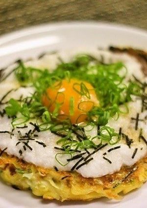 A picture of Seafood Okonomiyaki with Nagaimo Yam.