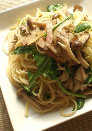 A picture of Mustard Arugula and Mushroom Pasta.