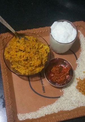 તુવેર દાળ ની વઘારેલી ખીચડી (Tuverdal khichdi recipe in gujrati) રેસીપી મુખ્ય ફોટો