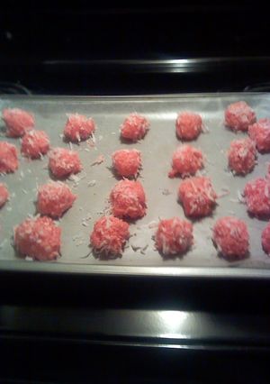 A picture of Jello Balls.