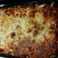 A picture of CC'S easy pasta bake.