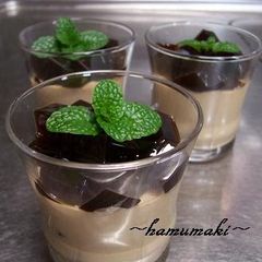 A picture of Japanese-style Black Sugar Pudding & Black Sugar Jelly.