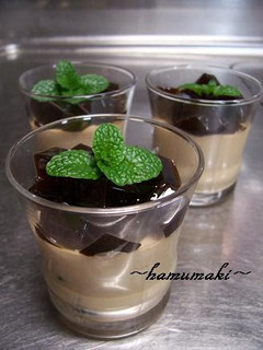 A picture of Japanese-style Black Sugar Pudding & Black Sugar Jelly.
