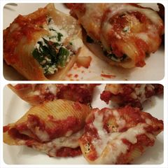 A picture of Ricotta&Spinach filled Jumbo pasta Shells.