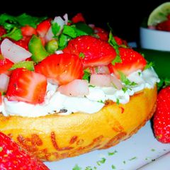 A picture of Mike's EZ Strawberry Jalapeño Salsa.