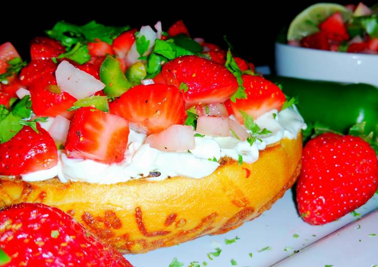 Mike's EZ Strawberry Jalapeño Salsa Mike's EZ Strawberry Jalapeño Salsa