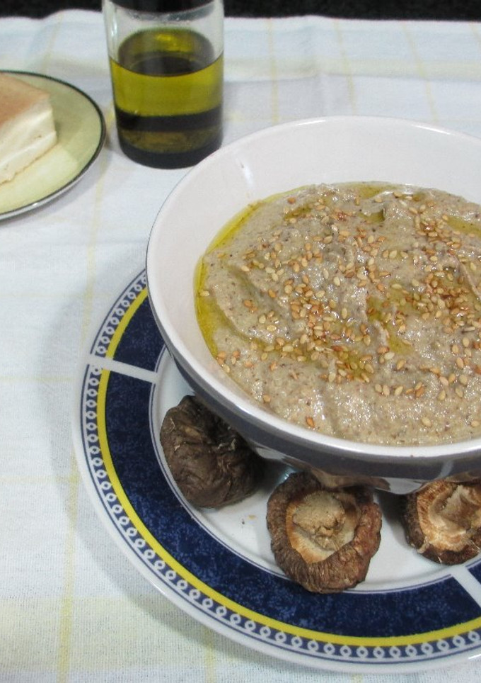 Una foto de Paté de setas shiitake con tofu ahumado-veggie