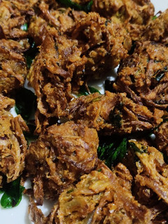 ओट्स अनियन पकौड़ा (oats onion pakoda recipe in Hindi) रेसिपी मुख्य फोटो