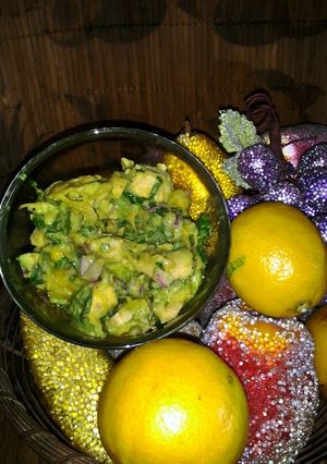 A picture of Mango Cilantro Guacamole.