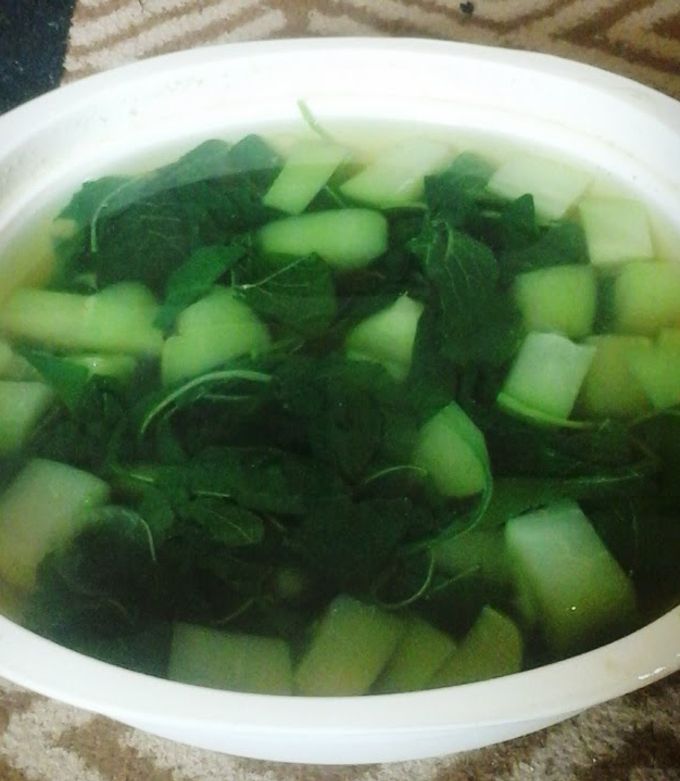 A picture of Spinach Soup (Sayur Bayam).