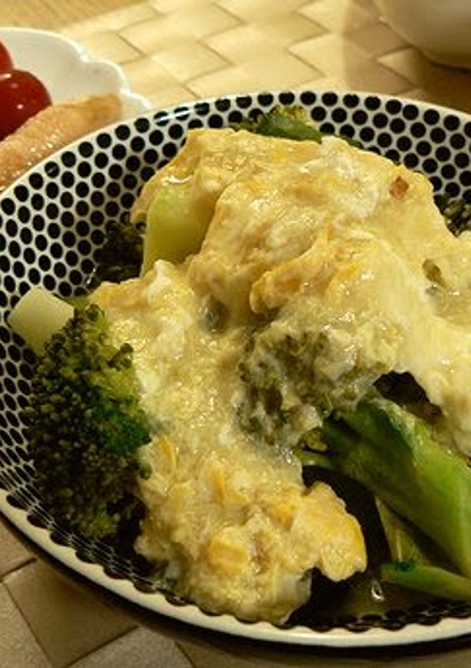 A picture of Broccoli with Fluffy Omelette and Ankake Sauce.