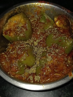 भरवाँ शिमला मिर्च की सब्जी (bharwa shimla mirch ki sabzi recipe in Hindi) रेसिपी मुख्य फोटो