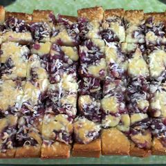 A picture of Ube Mochi Cake.