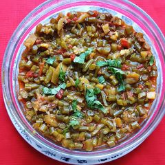 A picture of French Beans and Brinjal Curry.