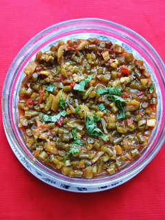 A picture of French Beans and Brinjal Curry.