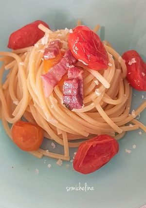 Foto di SPAGHETTI quadrati con datterino rosso e giallo