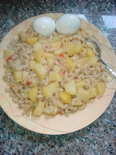 A picture of Macaroni.