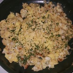 A picture of Spicey Scrambled eggs with Califlower-healthy.
