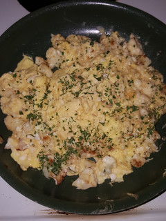 A picture of Spicey Scrambled eggs with Califlower-healthy.